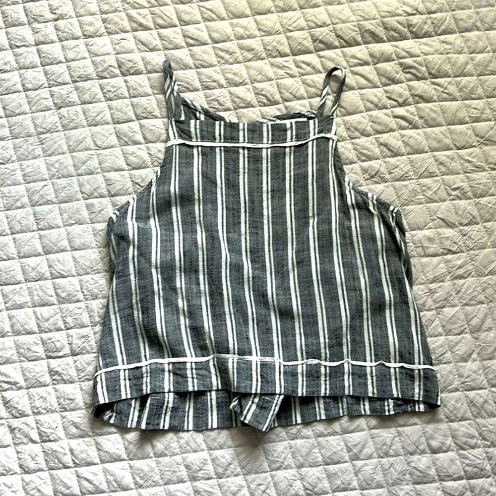 || Bella Dahl || High Neck Swing Top • Button Down Back• Pinstripe • Size XS